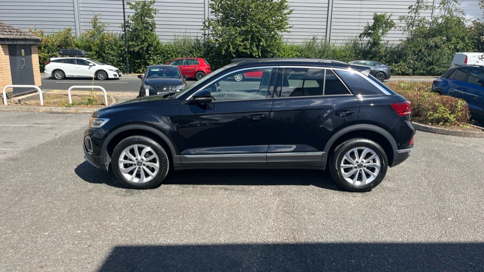 Volkswagen T-Roc 1.5 TSI Style 5dr DSG Petrol Hatchback - Image 25