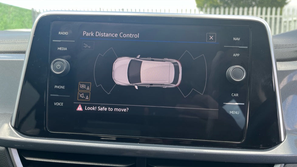 Volkswagen T-Roc 1.5 TSI Style 5dr DSG Petrol Hatchback - Image 40