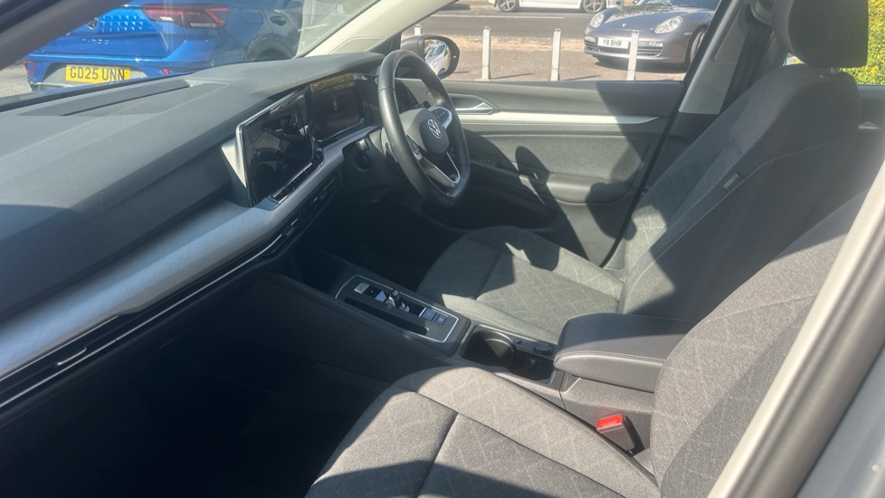Volkswagen Golf 1.0 eTSI Life 5dr DSG Petrol Estate - Image 2