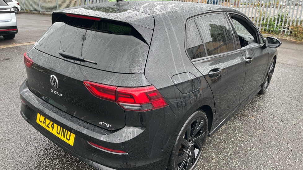 Volkswagen Golf 1.5 eTSI 150 Black Edition 5dr DSG Petrol Hatchback - Image 31