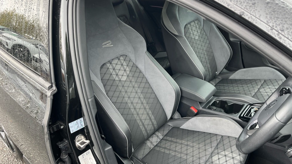 Volkswagen Golf 1.5 eTSI 150 Black Edition 5dr DSG Petrol Hatchback - Image 34