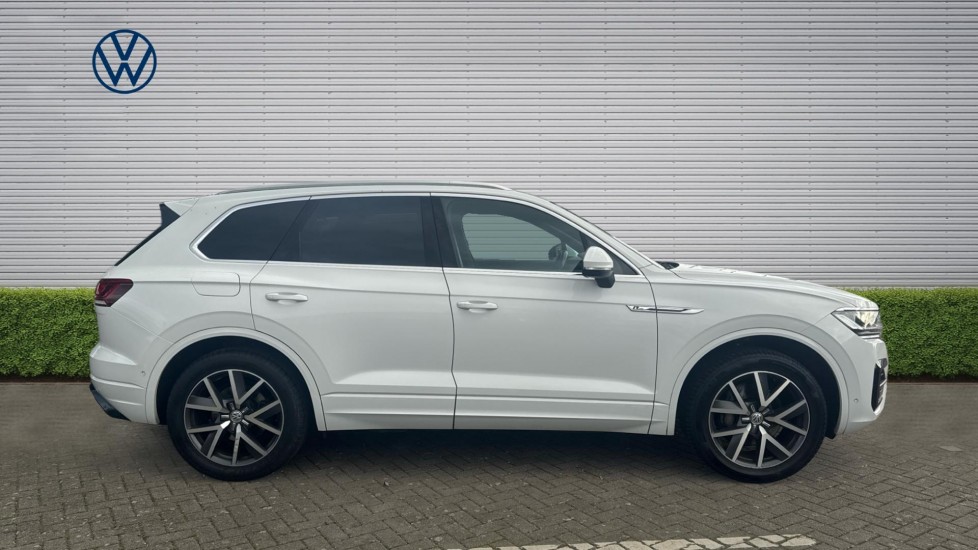 Volkswagen Touareg 3.0 V6 TDI 4Motion R-Line 5dr Tip Auto Diesel Estate - Image 4
