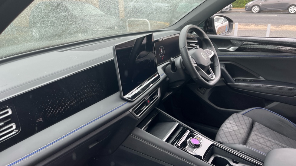 Volkswagen Tiguan 1.5 TSI 272 eHybrid R-Line 5dr DSG Estate - Image 2