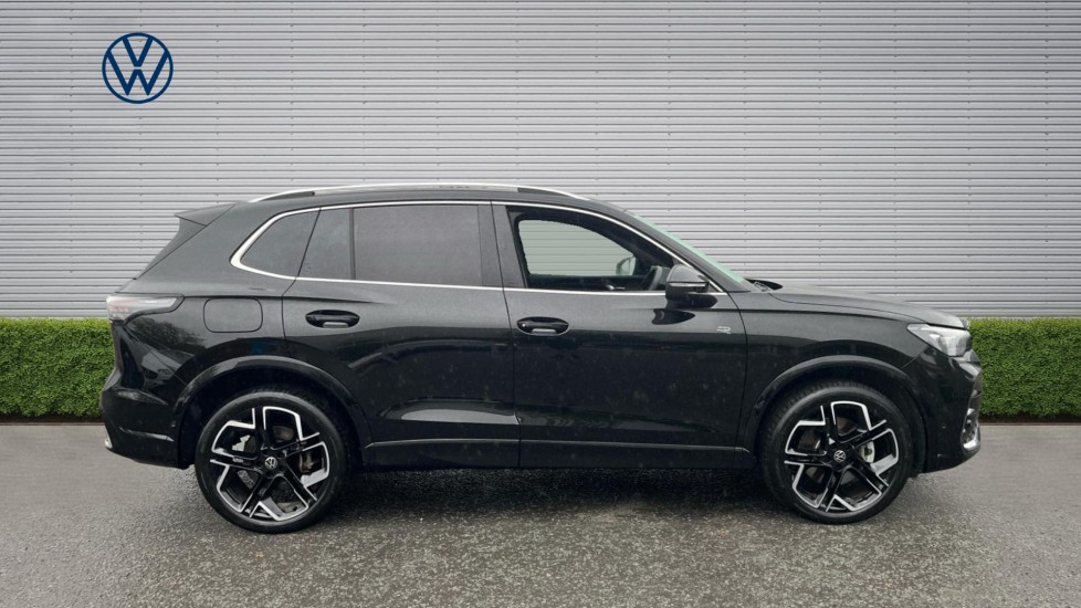 Volkswagen Tiguan 1.5 TSI 272 eHybrid R-Line 5dr DSG Estate - Image 4