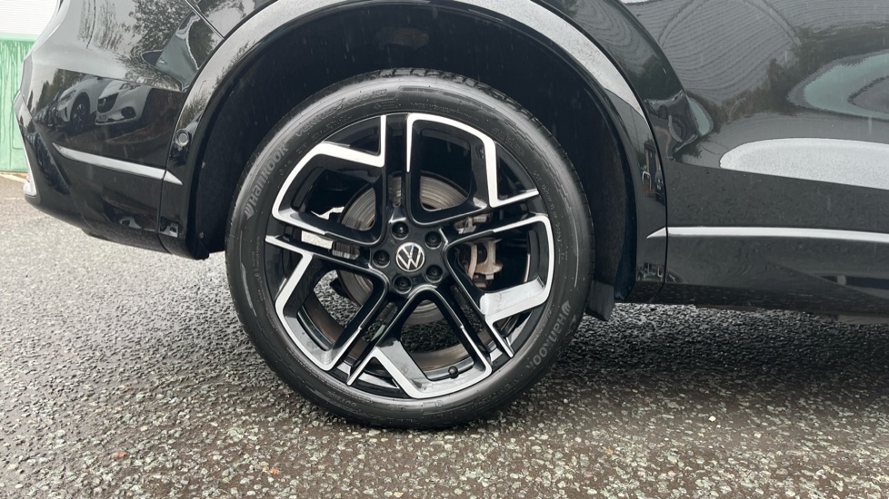 Volkswagen Tiguan 1.5 TSI 272 eHybrid R-Line 5dr DSG Estate - Image 5