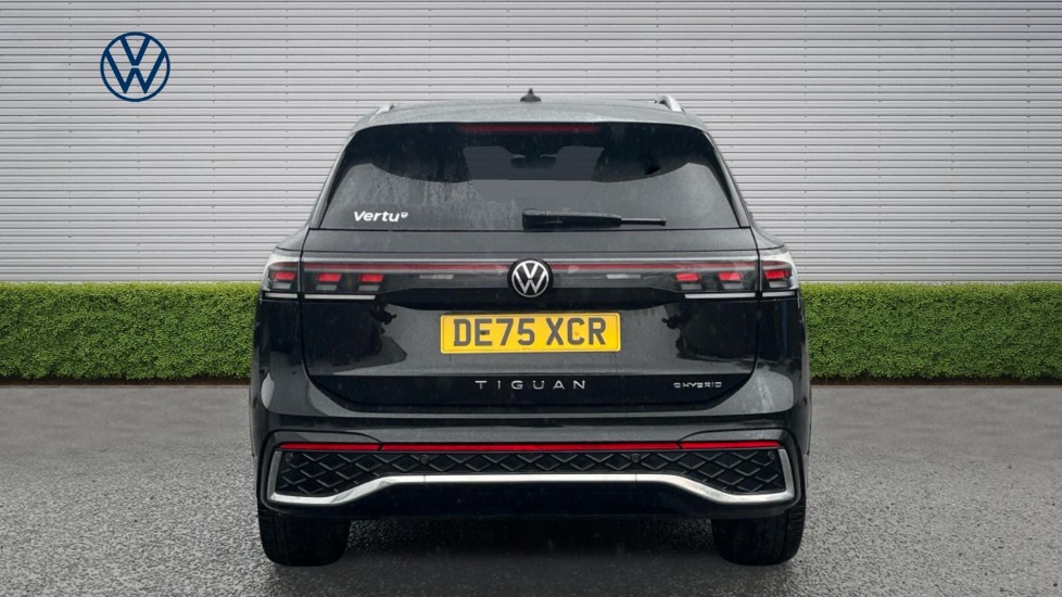 Volkswagen Tiguan 1.5 TSI 272 eHybrid R-Line 5dr DSG Estate - Image 8