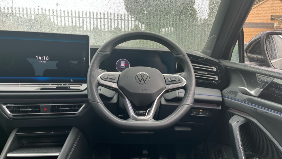 Volkswagen Tiguan 1.5 TSI 272 eHybrid R-Line 5dr DSG Estate - Image 10