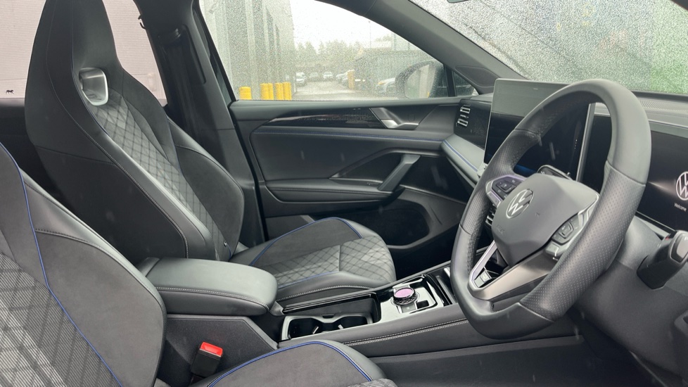 Volkswagen Tiguan 1.5 TSI 272 eHybrid R-Line 5dr DSG Estate - Image 15