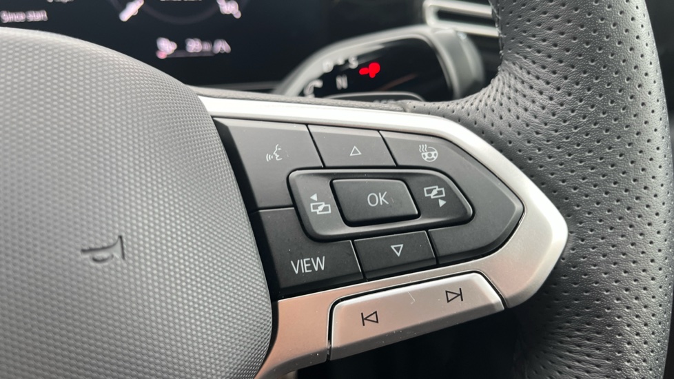 Volkswagen Tiguan 1.5 TSI 272 eHybrid R-Line 5dr DSG Estate - Image 18