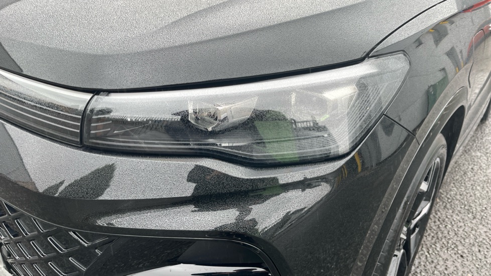 Volkswagen Tiguan 1.5 TSI 272 eHybrid R-Line 5dr DSG Estate - Image 23