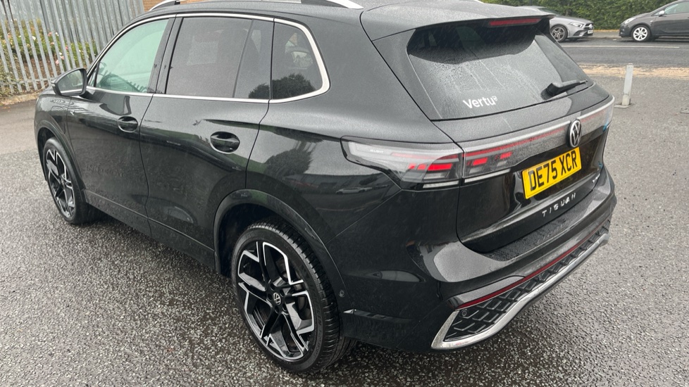 Volkswagen Tiguan 1.5 TSI 272 eHybrid R-Line 5dr DSG Estate - Image 26
