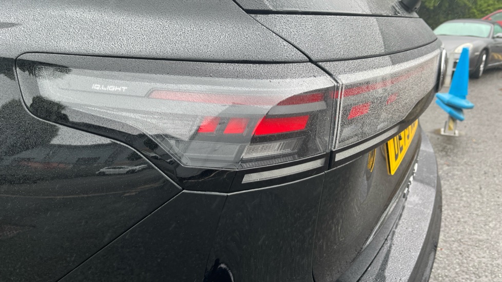 Volkswagen Tiguan 1.5 TSI 272 eHybrid R-Line 5dr DSG Estate - Image 27