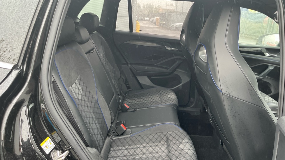 Volkswagen Tiguan 1.5 TSI 272 eHybrid R-Line 5dr DSG Estate - Image 31