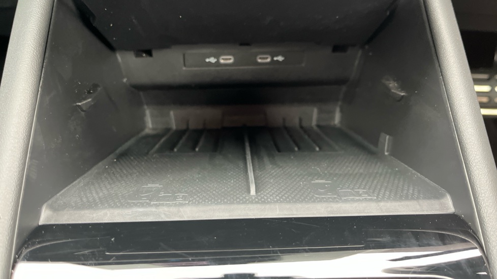 Volkswagen Tiguan 1.5 TSI 272 eHybrid R-Line 5dr DSG Estate - Image 38