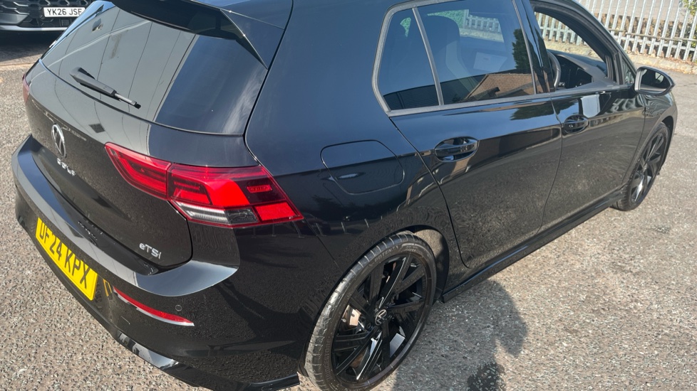 Volkswagen Golf 1.5 eTSI 150 Black Edition 5dr DSG Petrol Hatchback - Image 30