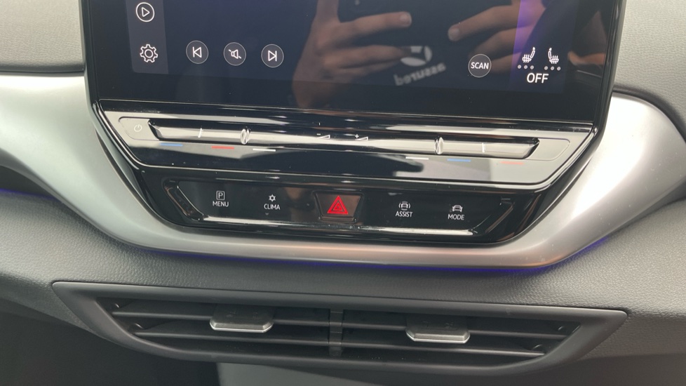 Volkswagen ID.4 109kW Life Pure 52kWh 5dr Auto [110kW Ch] Electric Estate - Image 13