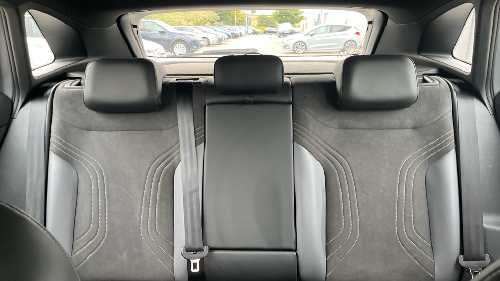 Volkswagen ID.4 109kW Life Pure 52kWh 5dr Auto [110kW Ch] Electric Estate - Image 16
