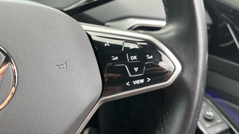 Volkswagen ID.4 109kW Life Pure 52kWh 5dr Auto [110kW Ch] Electric Estate - Image 18