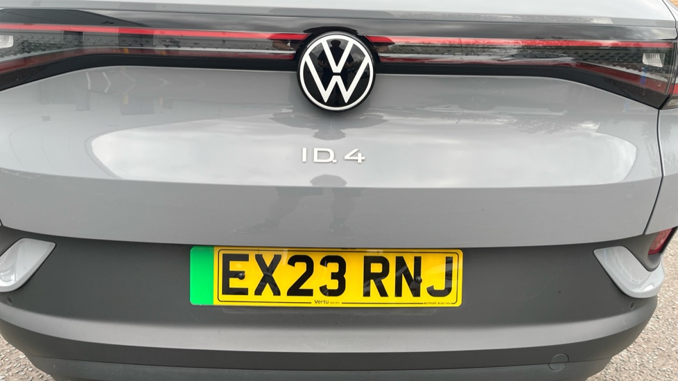 Volkswagen ID.4 109kW Life Pure 52kWh 5dr Auto [110kW Ch] Electric Estate - Image 28