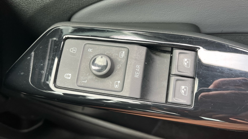 Volkswagen ID.4 109kW Life Pure 52kWh 5dr Auto [110kW Ch] Electric Estate - Image 34