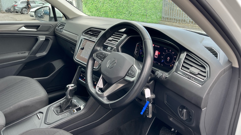 Volkswagen Tiguan Allspace 1.5 TSI Life 5dr DSG Petrol Estate - Image 6