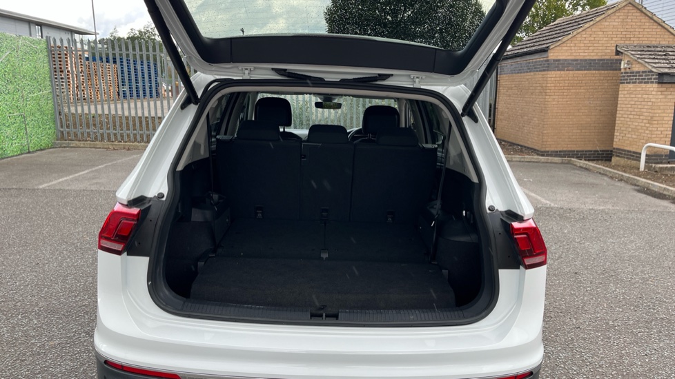 Volkswagen Tiguan Allspace 1.5 TSI Life 5dr DSG Petrol Estate - Image 20