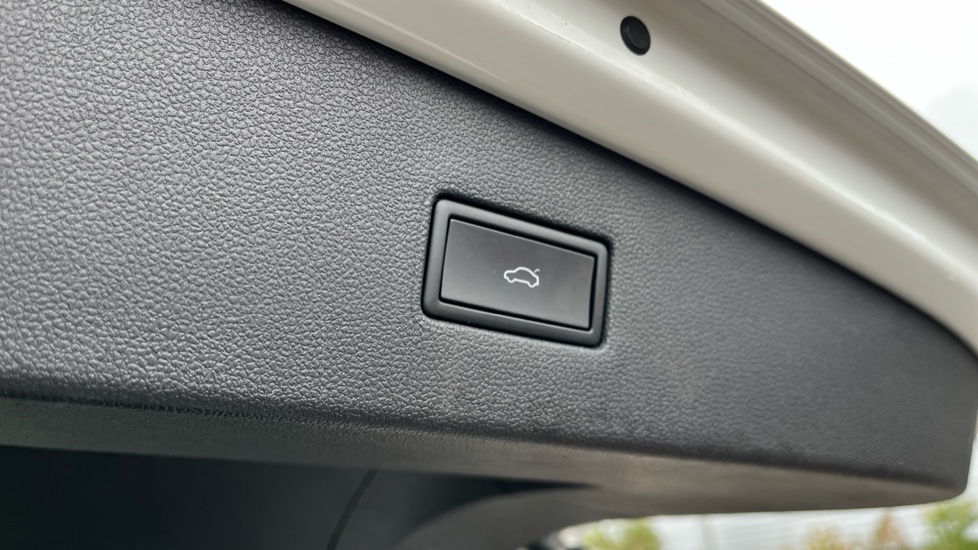 Volkswagen Tiguan Allspace 1.5 TSI Life 5dr DSG Petrol Estate - Image 31
