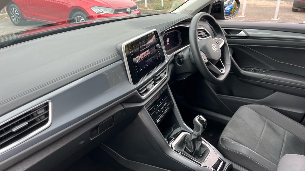 Volkswagen T-Roc 1.5 TSI Style 5dr Petrol Hatchback - Image 2