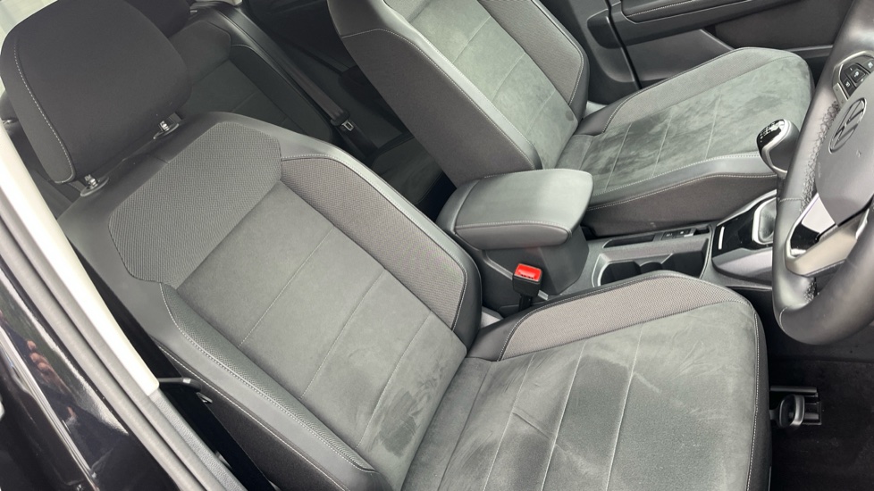 Volkswagen T-Roc 1.5 TSI Style 5dr Petrol Hatchback - Image 30