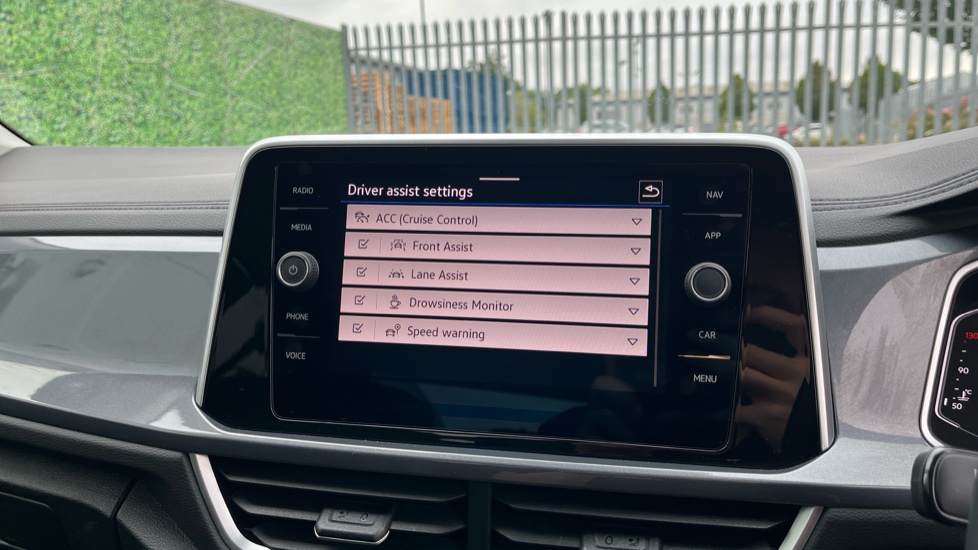Volkswagen T-Roc 1.5 TSI Style 5dr Petrol Hatchback - Image 42