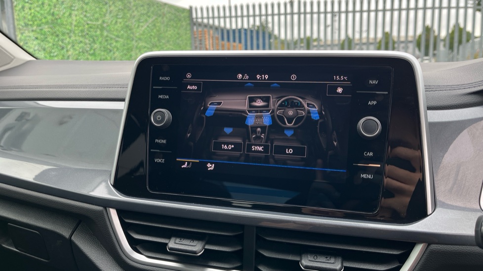 Volkswagen T-Roc 1.5 TSI Style 5dr Petrol Hatchback - Image 43