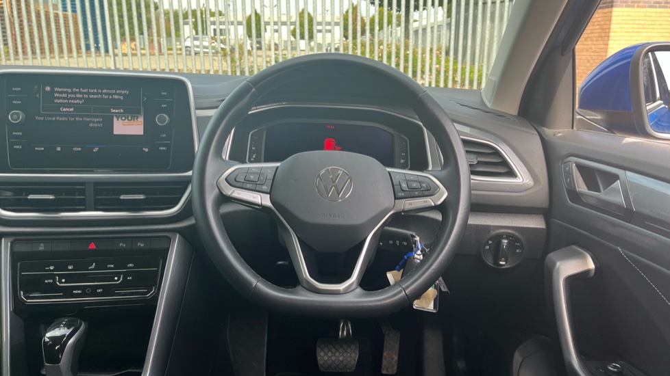 Volkswagen T-Roc 2.0 TDI 150 EVO Style 5dr DSG Diesel Hatchback - Image 10