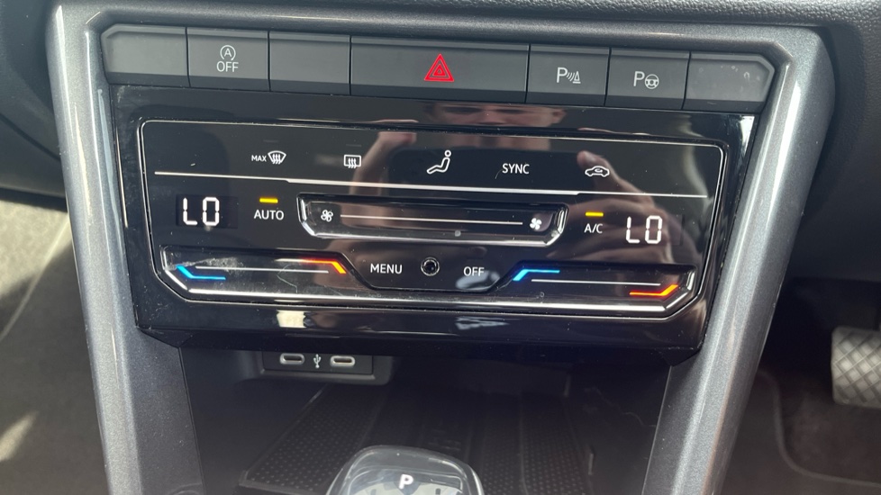 Volkswagen T-Roc 2.0 TDI 150 EVO Style 5dr DSG Diesel Hatchback - Image 13