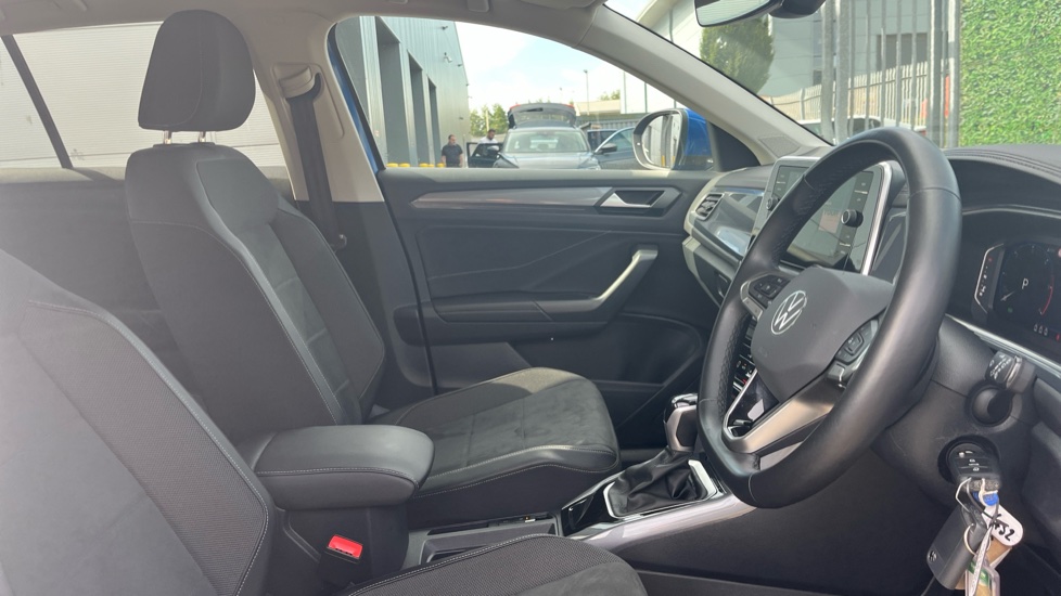 Volkswagen T-Roc 2.0 TDI 150 EVO Style 5dr DSG Diesel Hatchback - Image 15