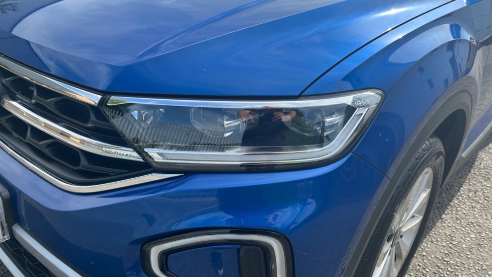 Volkswagen T-Roc 2.0 TDI 150 EVO Style 5dr DSG Diesel Hatchback - Image 23