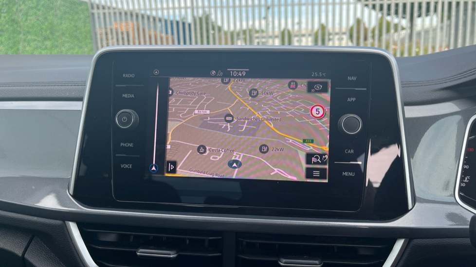 Volkswagen T-Roc 2.0 TDI 150 EVO Style 5dr DSG Diesel Hatchback - Image 41