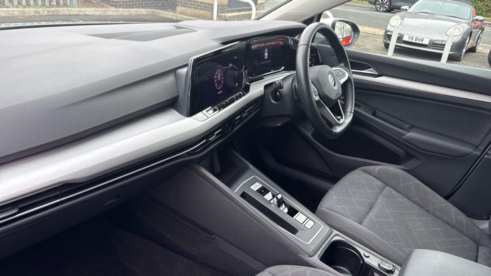 Volkswagen Golf 2.0 TDI Life 5dr DSG Diesel Hatchback - Image 2