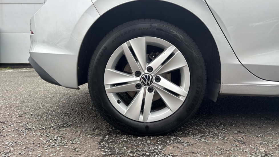 Volkswagen Golf 2.0 TDI Life 5dr DSG Diesel Hatchback - Image 5