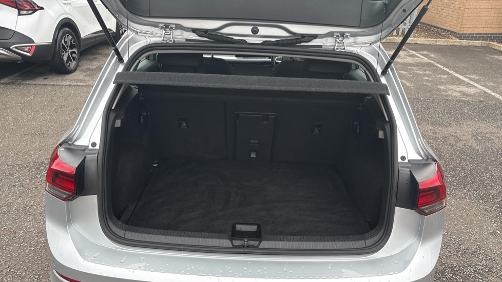Volkswagen Golf 2.0 TDI Life 5dr DSG Diesel Hatchback - Image 20