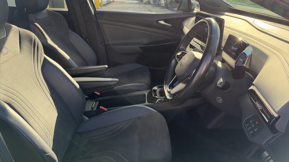 Volkswagen ID.5 128kW Style Pro 77kWh 5dr Auto Electric Coupe - Image 15