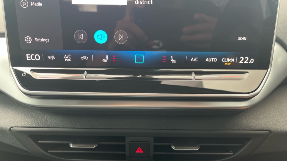 Volkswagen ID.4 210kW Match Pro 77kWh 5dr Auto Electric Estate - Image 13