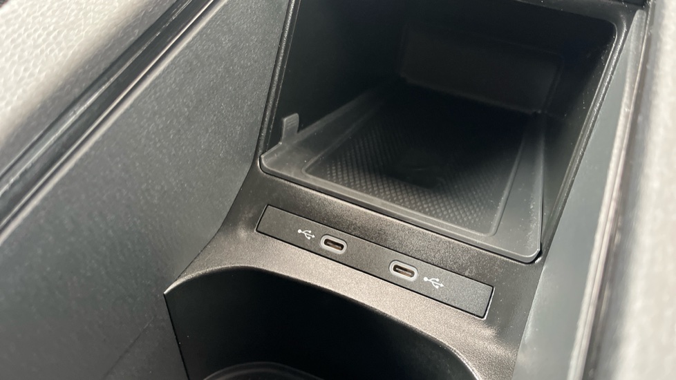 Volkswagen ID.4 210kW Match Pro 77kWh 5dr Auto Electric Estate - Image 40