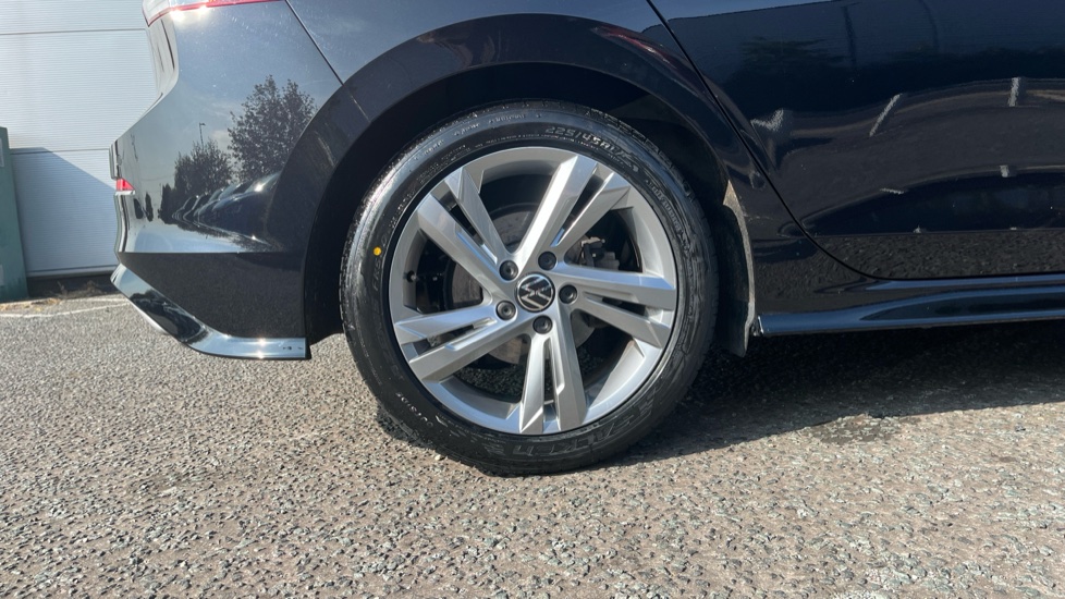 Volkswagen Golf 1.5 TSI 150 R-Line 5dr Petrol Hatchback - Image 5