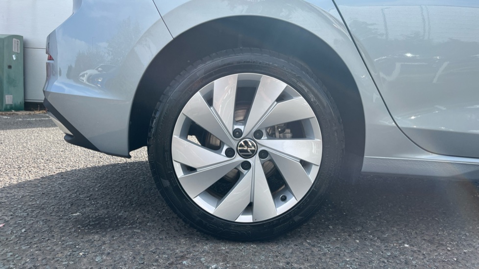 Volkswagen Golf 1.5 TSI 204 Style eHybrid 5dr DSG Hatchback - Image 5