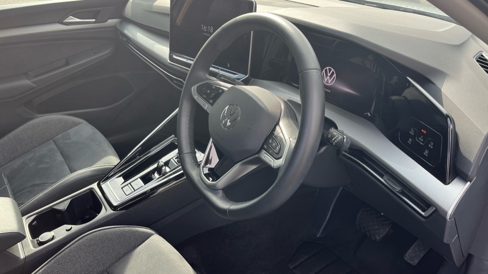 Volkswagen Golf 1.5 TSI 204 Style eHybrid 5dr DSG Hatchback - Image 6