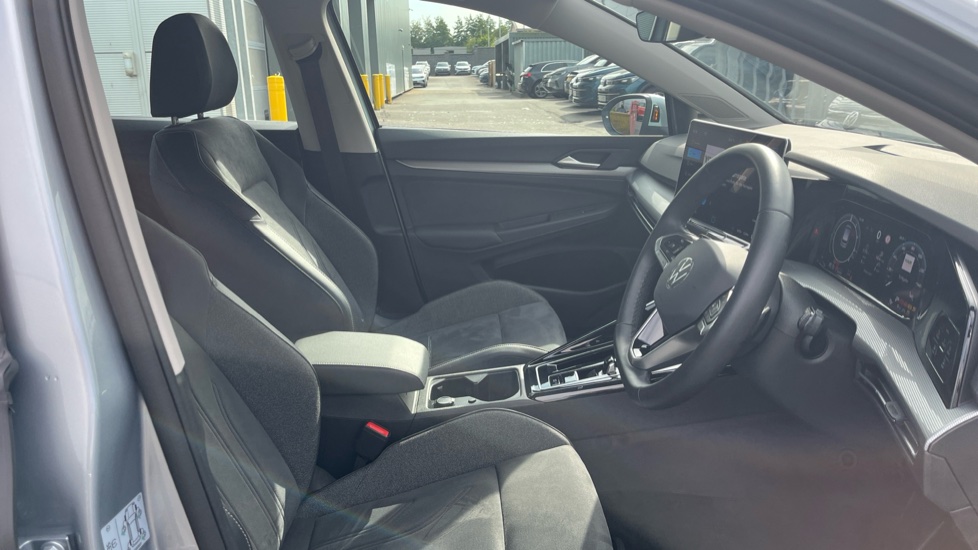 Volkswagen Golf 1.5 TSI 204 Style eHybrid 5dr DSG Hatchback - Image 15
