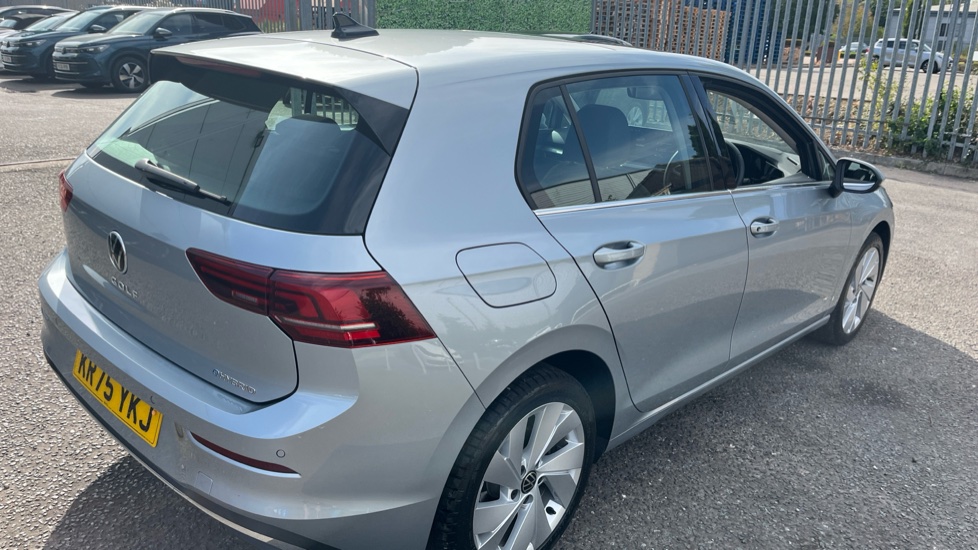 Volkswagen Golf 1.5 TSI 204 Style eHybrid 5dr DSG Hatchback - Image 29