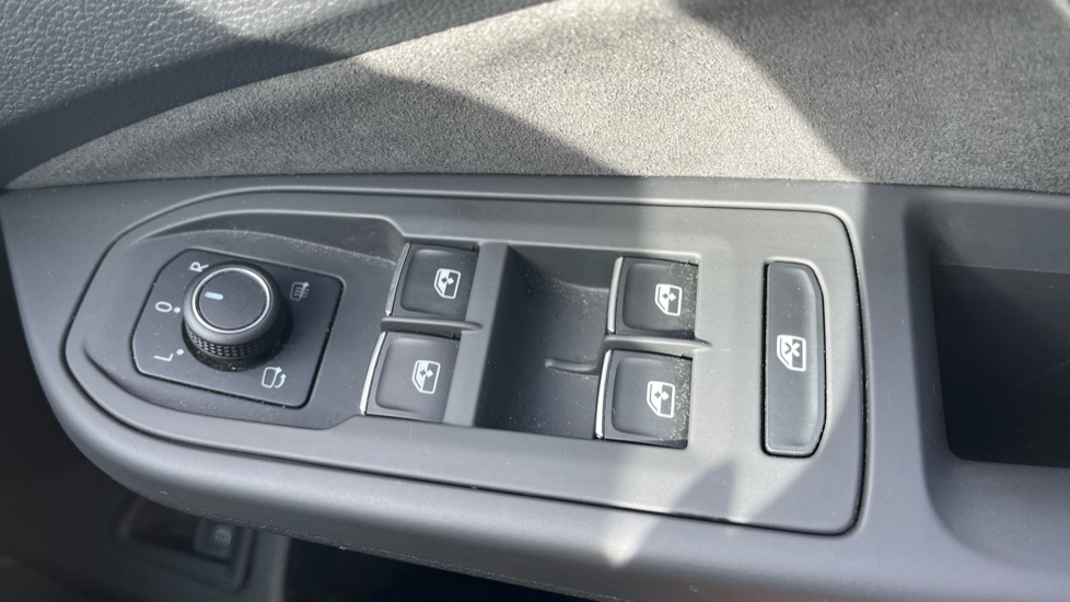 Volkswagen Golf 1.5 TSI 204 Style eHybrid 5dr DSG Hatchback - Image 30