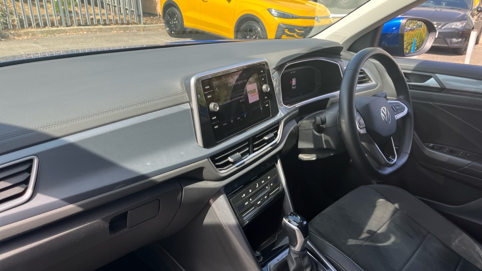 Volkswagen T-Roc 2.0 TSI 4MOTION Style 5dr DSG Petrol Hatchback - Image 2