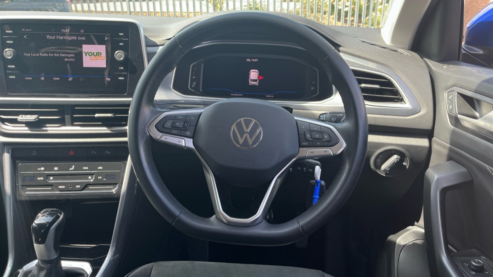 Volkswagen T-Roc 2.0 TSI 4MOTION Style 5dr DSG Petrol Hatchback - Image 10